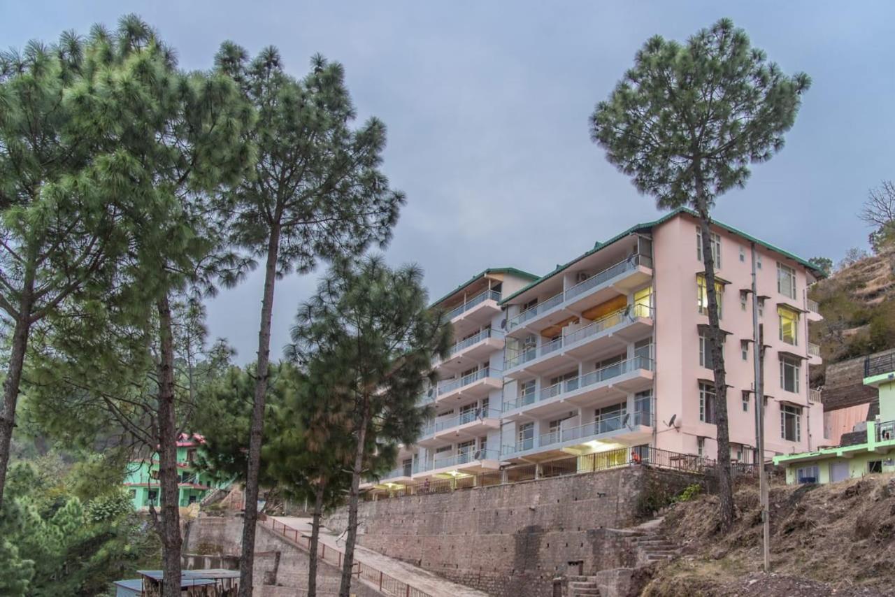 The Western Heights I Serviced Apartments I Pvt Balcony I Lift I Peacefull Area I Family Accomodation I Kasauli I By Exotic Stays מראה חיצוני תמונה