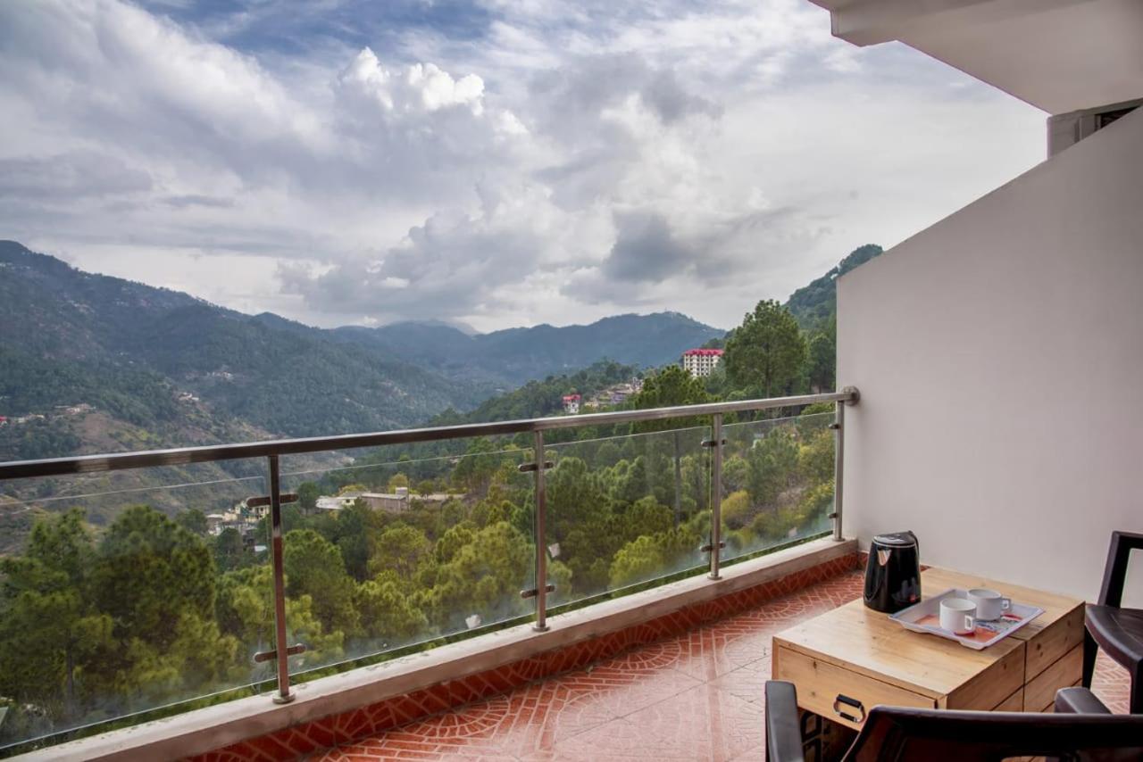 The Western Heights I Serviced Apartments I Pvt Balcony I Lift I Peacefull Area I Family Accomodation I Kasauli I By Exotic Stays מראה חיצוני תמונה