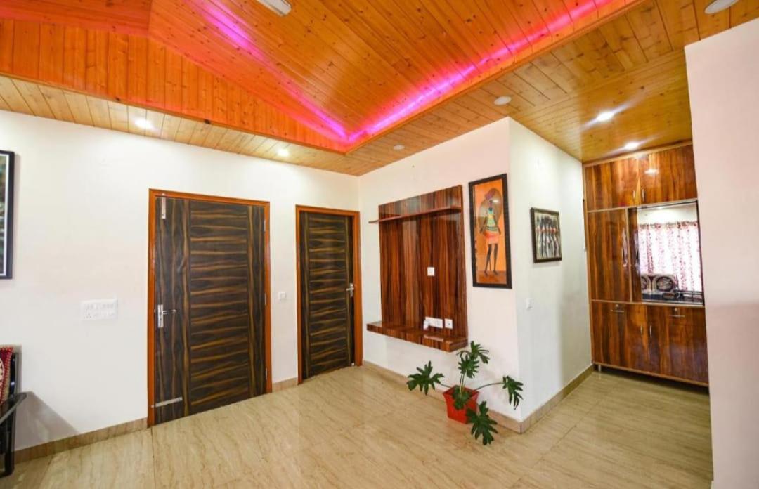 The Western Heights I Serviced Apartments I Pvt Balcony I Lift I Peacefull Area I Family Accomodation I Kasauli I By Exotic Stays מראה חיצוני תמונה